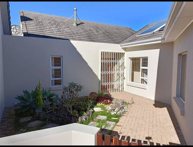 2 BEDROOM HOUSE FOR SALE IN GROENKLOOF RETIREMENT VILLAGE